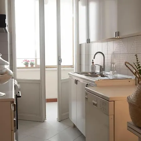 Tiziano Apartment-a Spacious For In