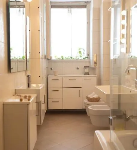 Tiziano Apartment-a Spacious For In Daire *