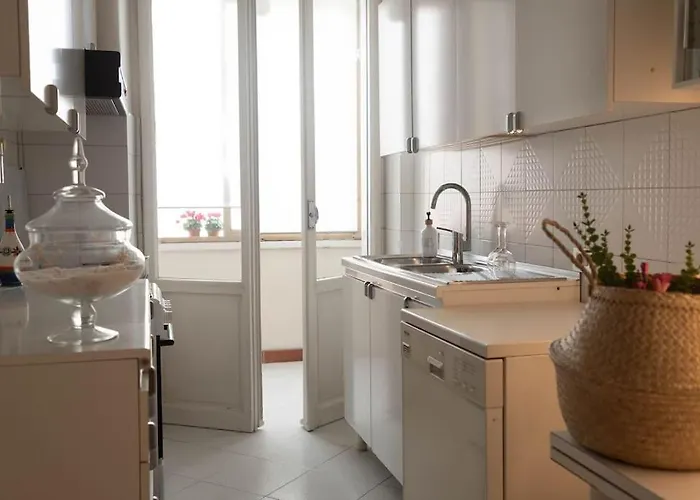 Tiziano Apartment-a Spacious For In